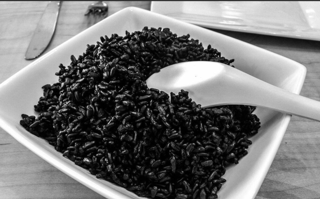 Gạo Lứt Đen trong chế độ ăn hiện đại